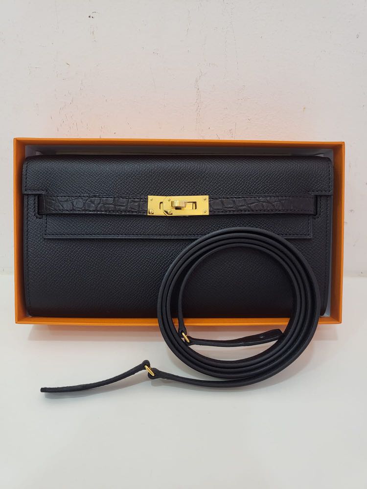 Hermès Kelly To Go Touch Wallet In Black Epsom And Matte Black