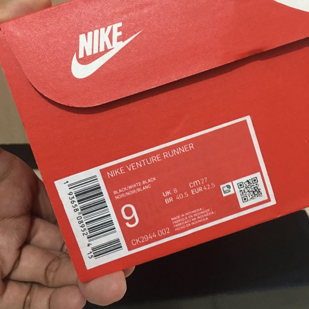 nike venture runner red