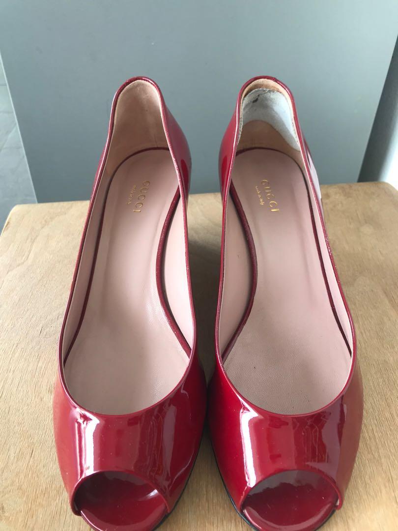Red gucci online wedges