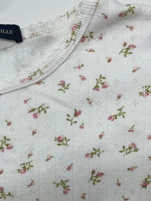 BRANDY MELVILLE top 🦋, long sleeved floral Leah top.