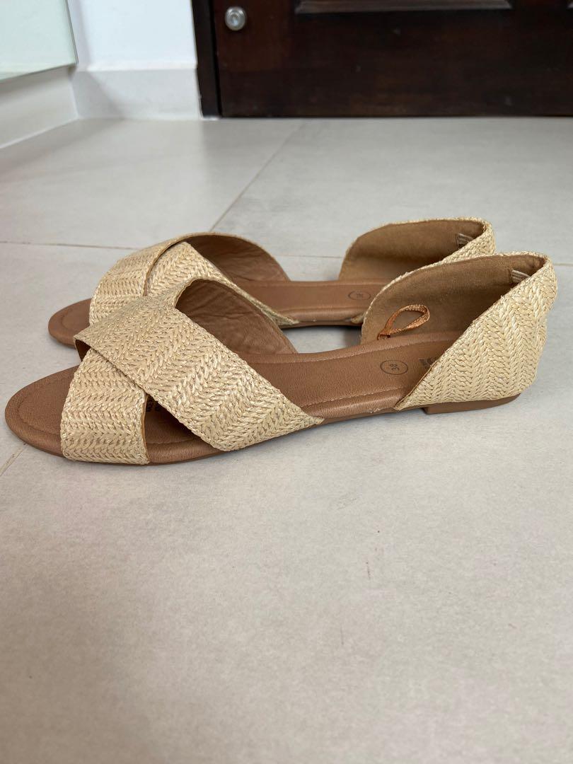 Ruby sandals (Category: Sandals) located in Singapore. Submitted by decluttersell (Listing ID 1130857393, Image 2). Description: .