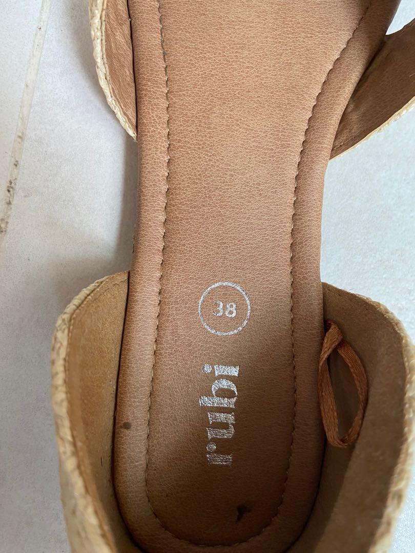 Ruby sandals (Category: Sandals) located in Singapore. Submitted by decluttersell (Listing ID 1130857393, Image 3). Description: .