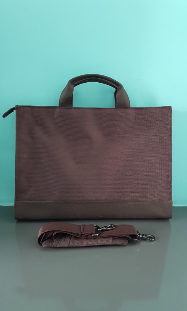 Samsonite Laptop Sling Bag, Men's Fashion, Bags, Sling Bags on Carousell