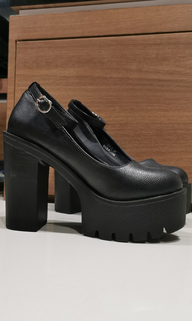 Chunky platform pumps sale