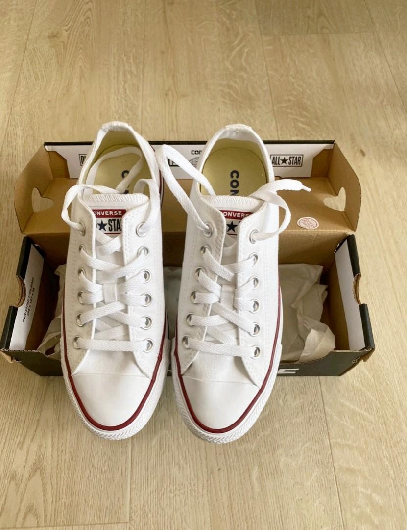 White converse chuck discount taylor low top