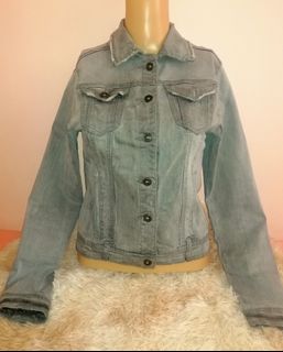 (Category: ) located in . Submitted by famesprelovedcollection (Listing ID 1130892992, Image 1). Description: .