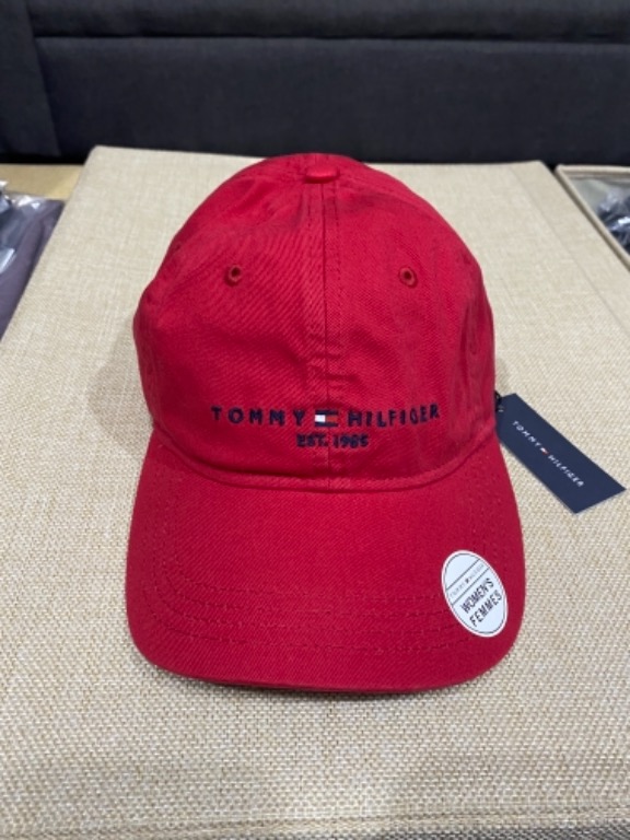 sandsynligt Allergisk efterfølger TOMMY HILFIGER Branded Mens Baseball Cap, Red, Men's Fashion, Watches &  Accessories, Caps & Hats on Carousell