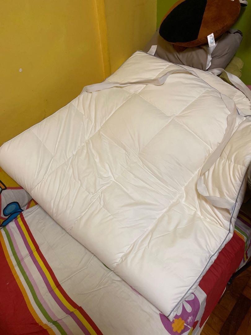 Topper king koil microgel, Furniture & Home Living, Furniture, Bed