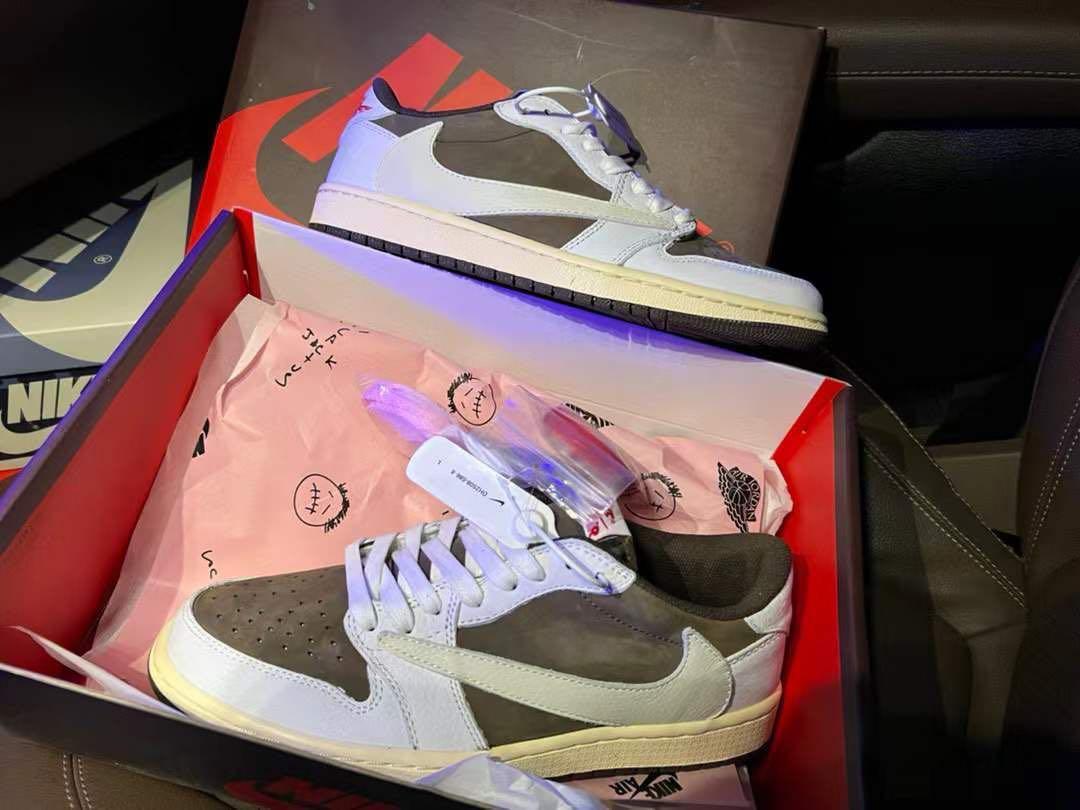 Travis Scott x N/ike Air Jordan AJ1 Low 'Reverse' EU36-47, Men's Fashion,  Footwear, Sneakers on Carousell