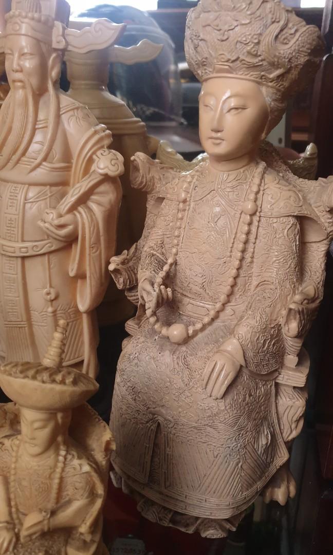 💯 Antique Resin Figurines (Category: Figurines & Statues) located in Manila. Submitted by lylmaster (Listing ID 1131089517, Image 3). Description: Take all for 30,000 100% Antique Resin Figurines.