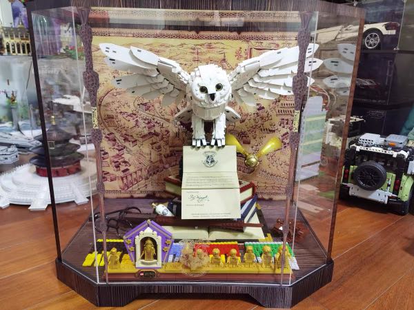 Hogwarts display 2025 case