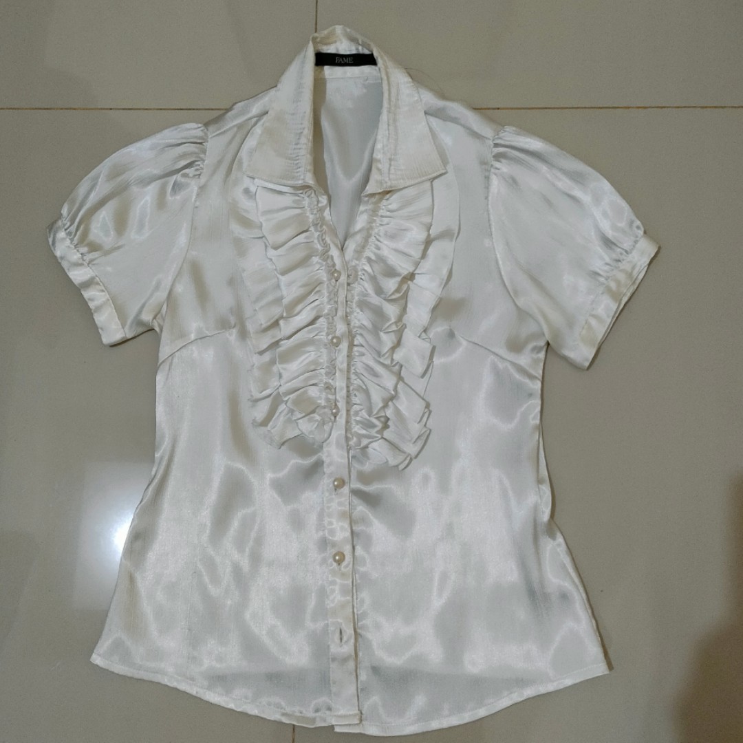 Blouse broken white, Fesyen Wanita 