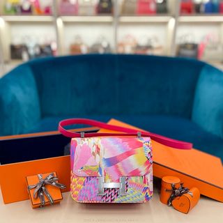 🧡Constance 24🧡 Collection item 1