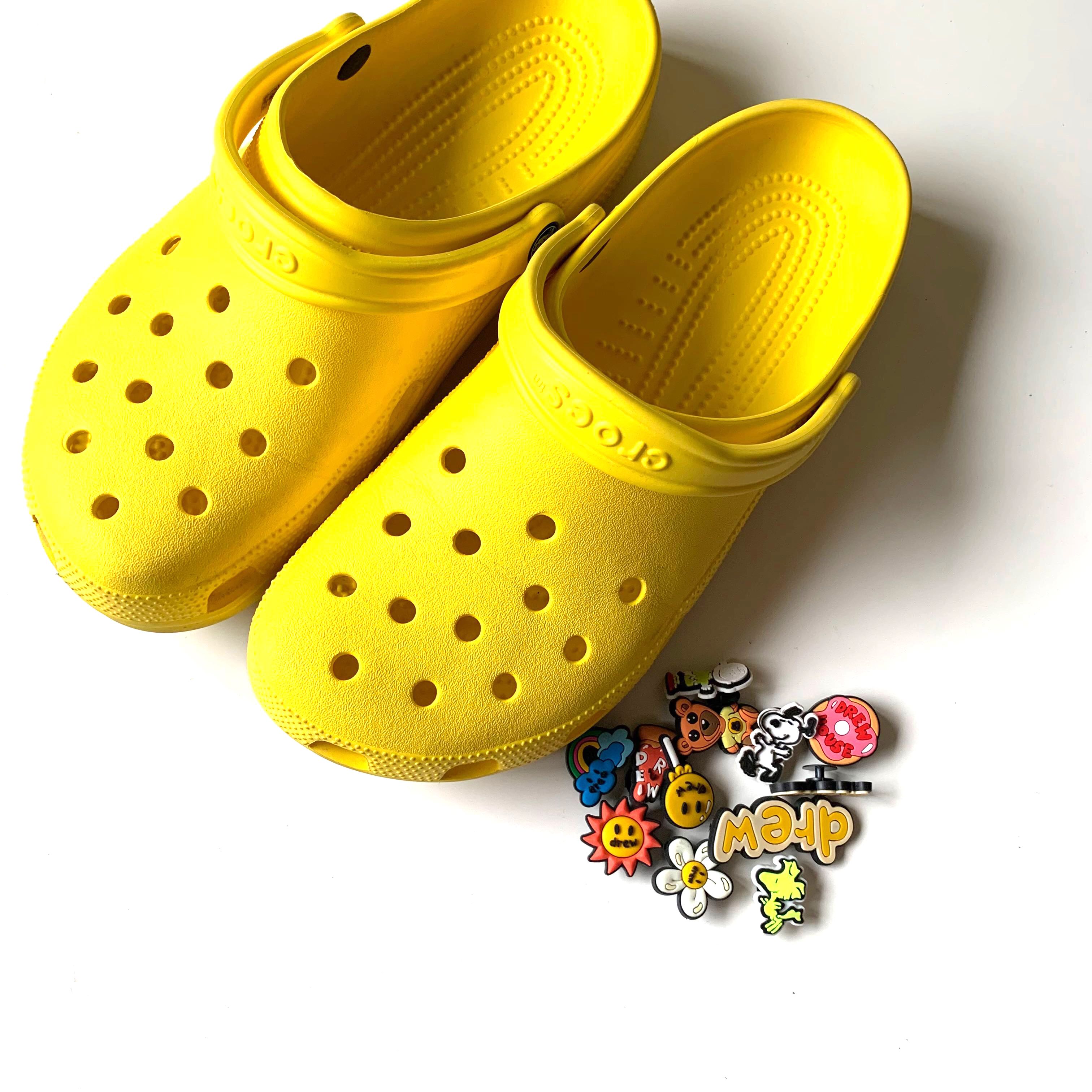 Crocs Yellow + Free Jibbitz, Men's Fashion, Footwear, Flipflops and ...