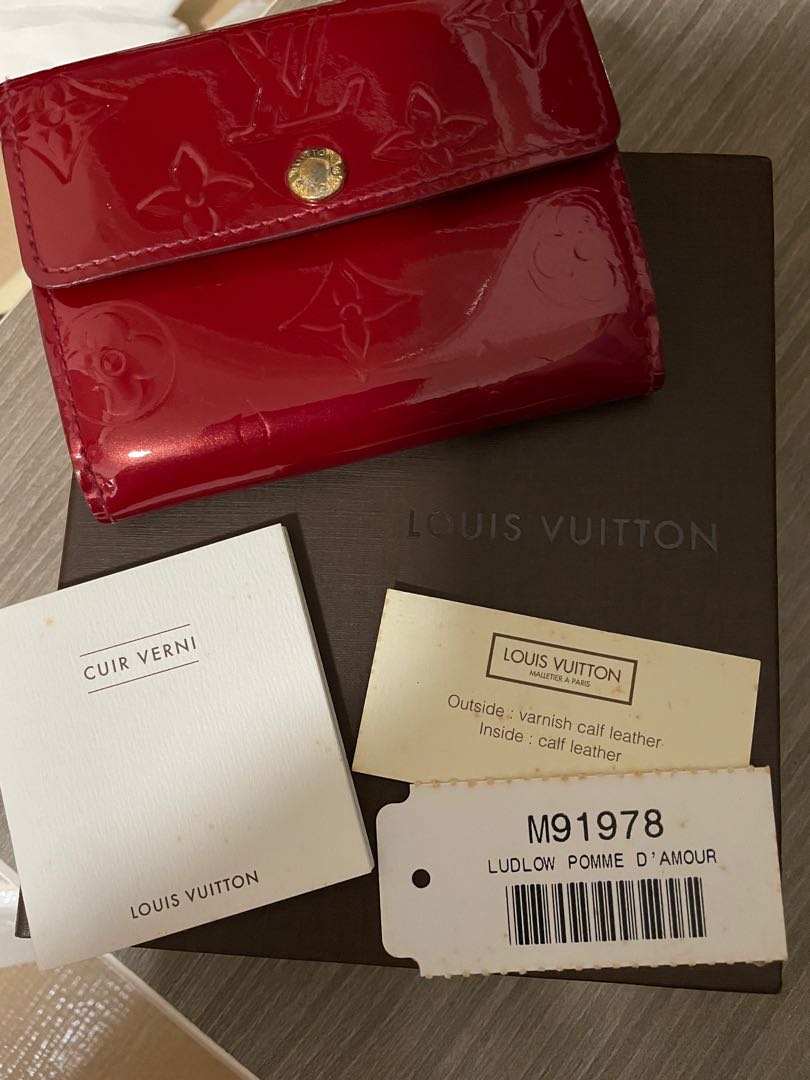 cuir verni Louis Vuitton, Women's Fashion, Bags \u0026 Wallets, Wallets \u0026 Card  Holders on Carousell
