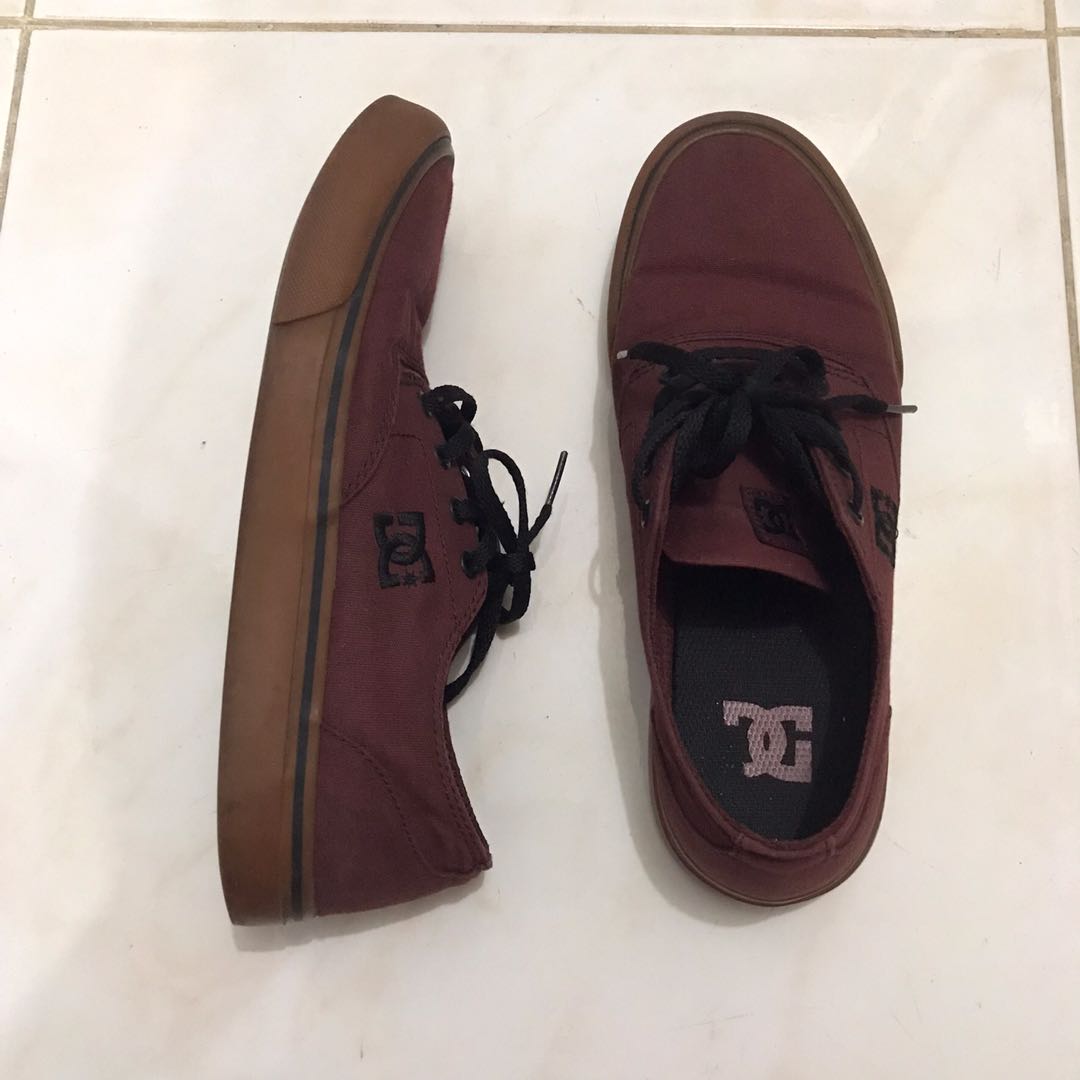 dc maroon shoes