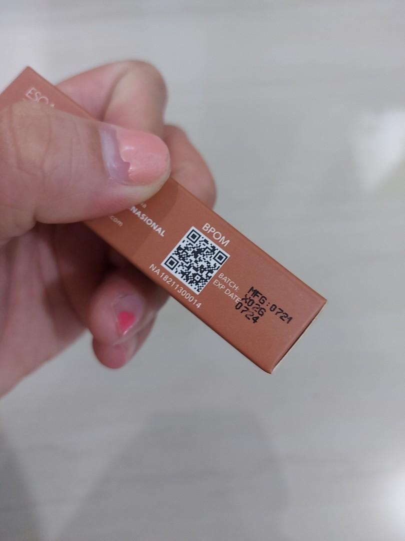Esqa Lip Gloss Jakarta, Kesehatan & Kecantikan, Rias Wajah di Carousell