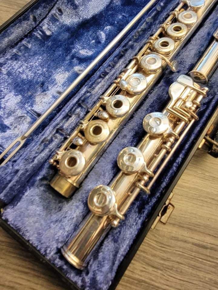 Flute Gemeinhardt 3B with B foot, Hobbies & Toys, Music & Media, Musical Instruments on Carousell