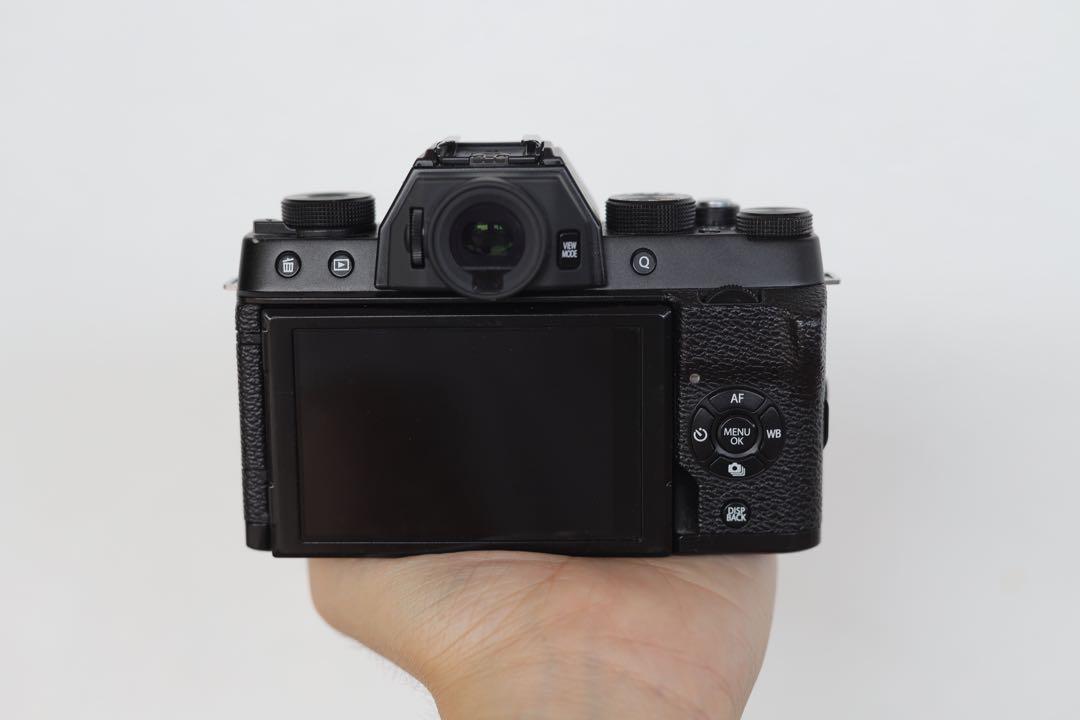 Fujifilm XT100 with kit lens, Photography, Lens & Kits on Carousell
