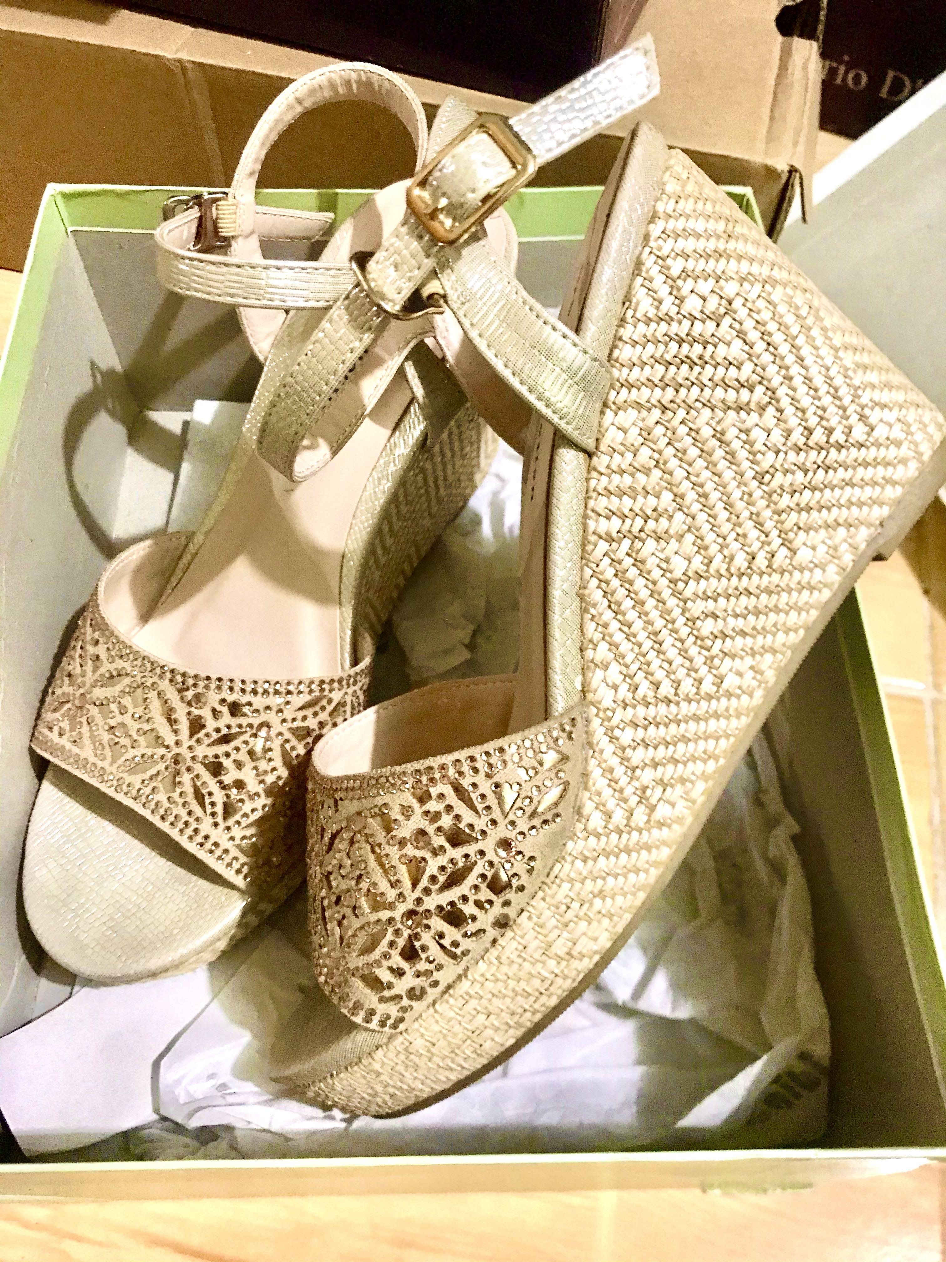 Gibi wedge hotsell sandals