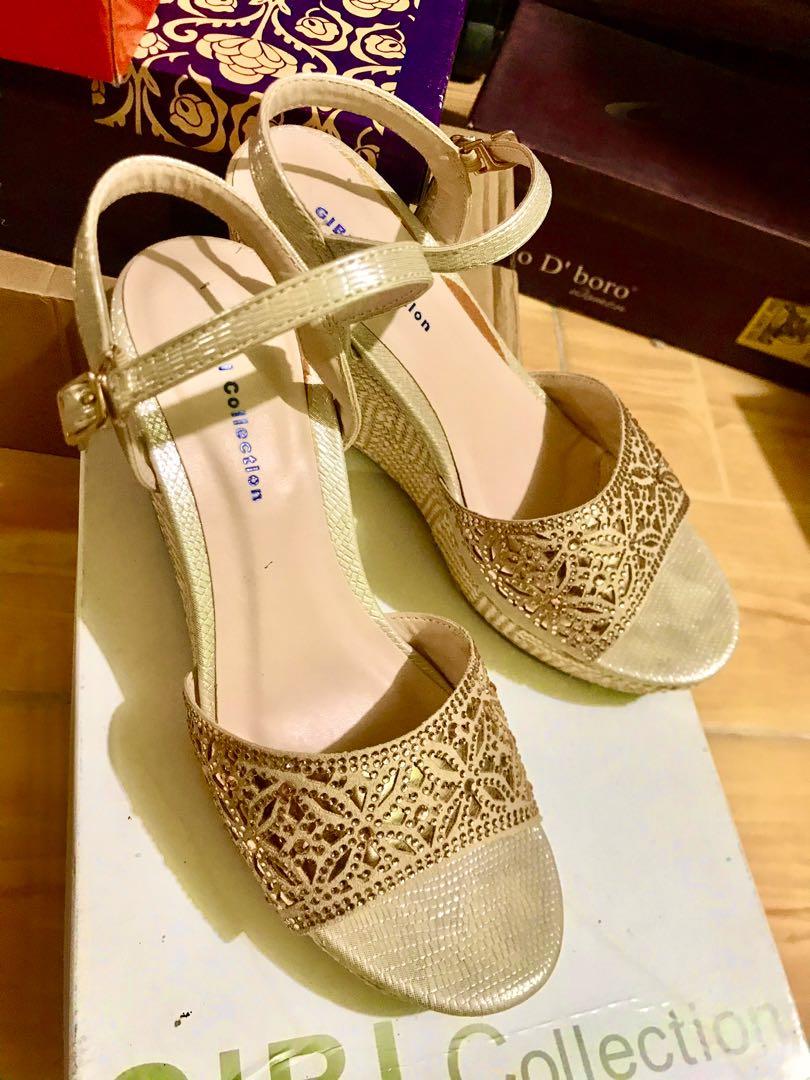 Gibi wedge sandals Women s Fashion Footwear Wedges on Carousell