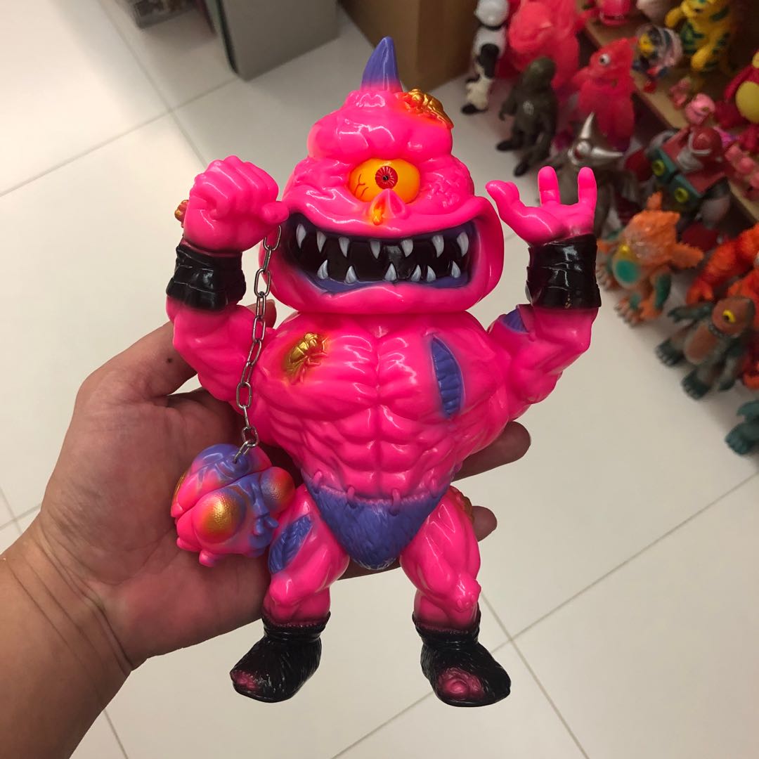 Goccodo Shitman Flou Pink Sofubi Japan Kaiju Nt RXH Realhead Realxhead,  Hobbies & Toys, Toys & Games on Carousell