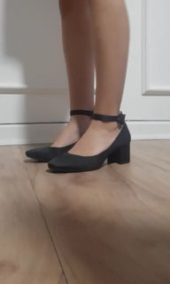 (Category: ) located in . Submitted by ecahpreloved (Listing ID 1131098588, Image 1). Description: .