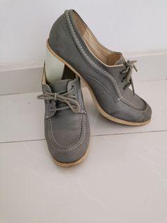 Hush Puppies dusty blue booties in Size 7