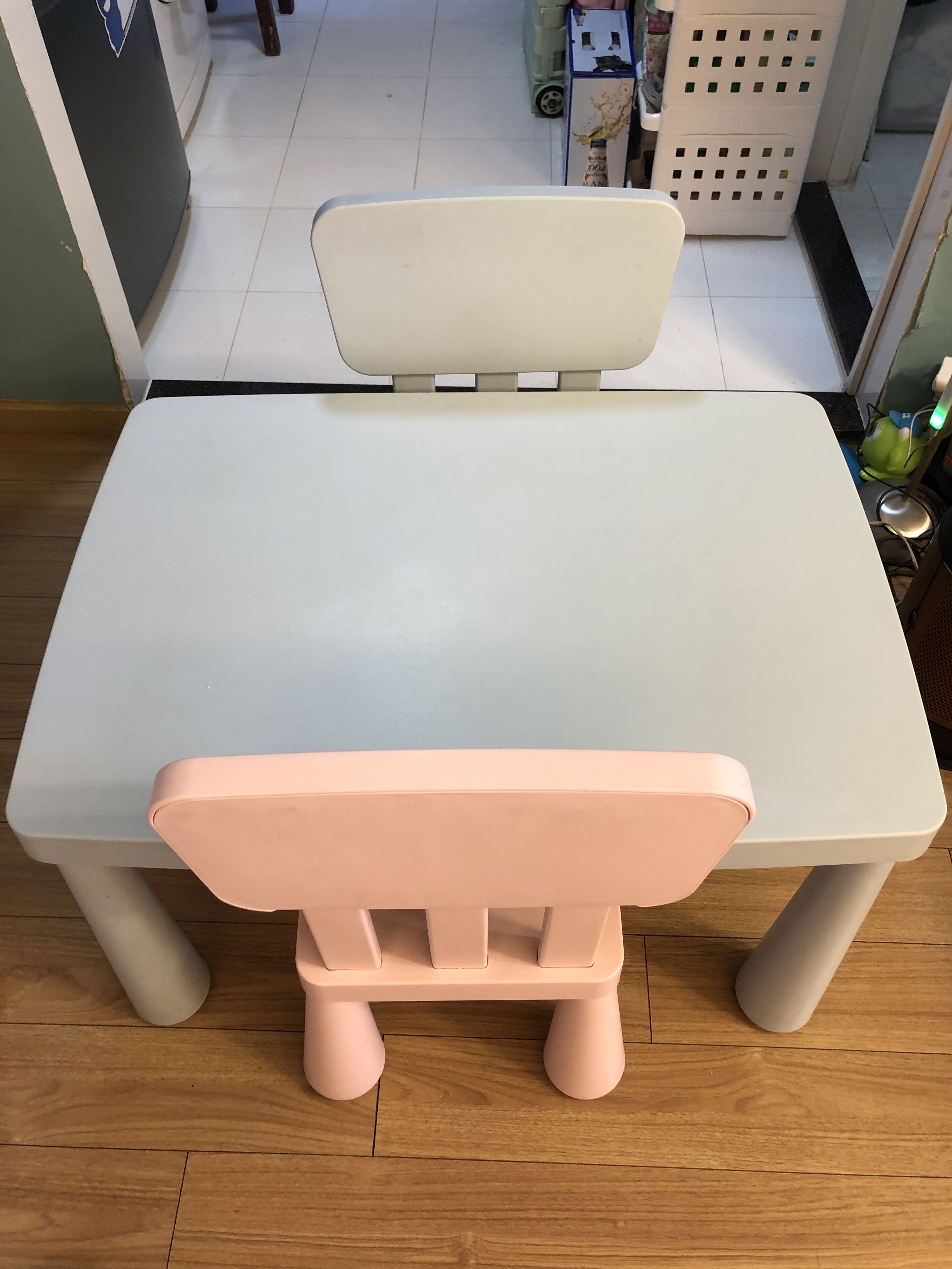 Ikea baby table and chair, 兒童＆孕婦用品, 兒童傢具, 兒童傢具 桌子及椅子 Carousell