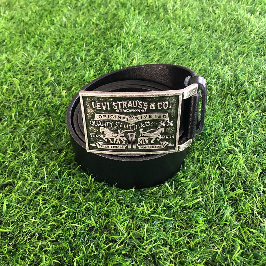 Levi's buckle online