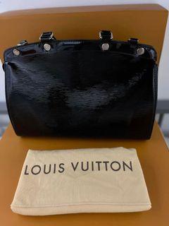 Louis Vuitton Black Epi Brea MM for Sale in San Fernando, CA