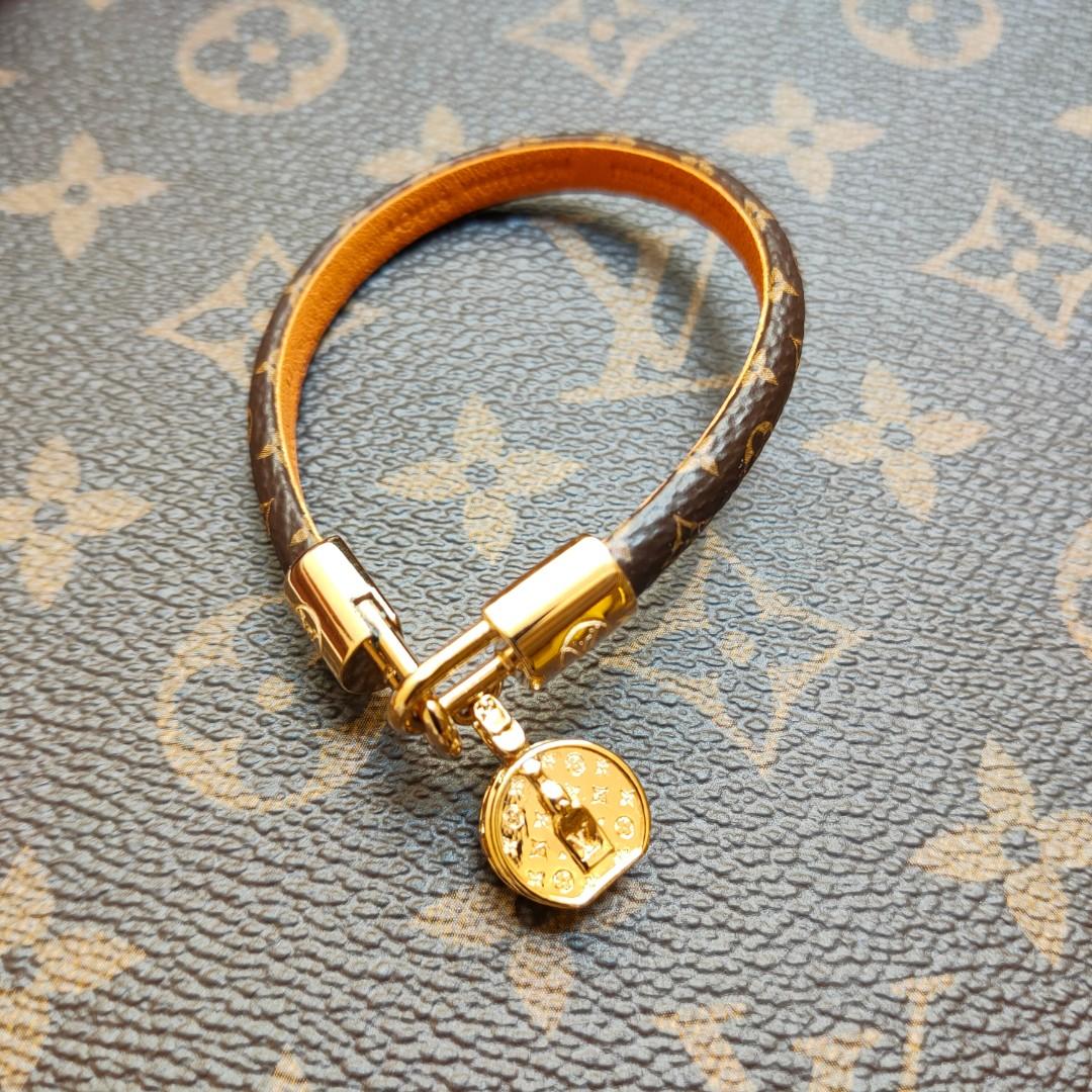 Shop Louis Vuitton MONOGRAM Lv tribute bracelet (M6442F) by