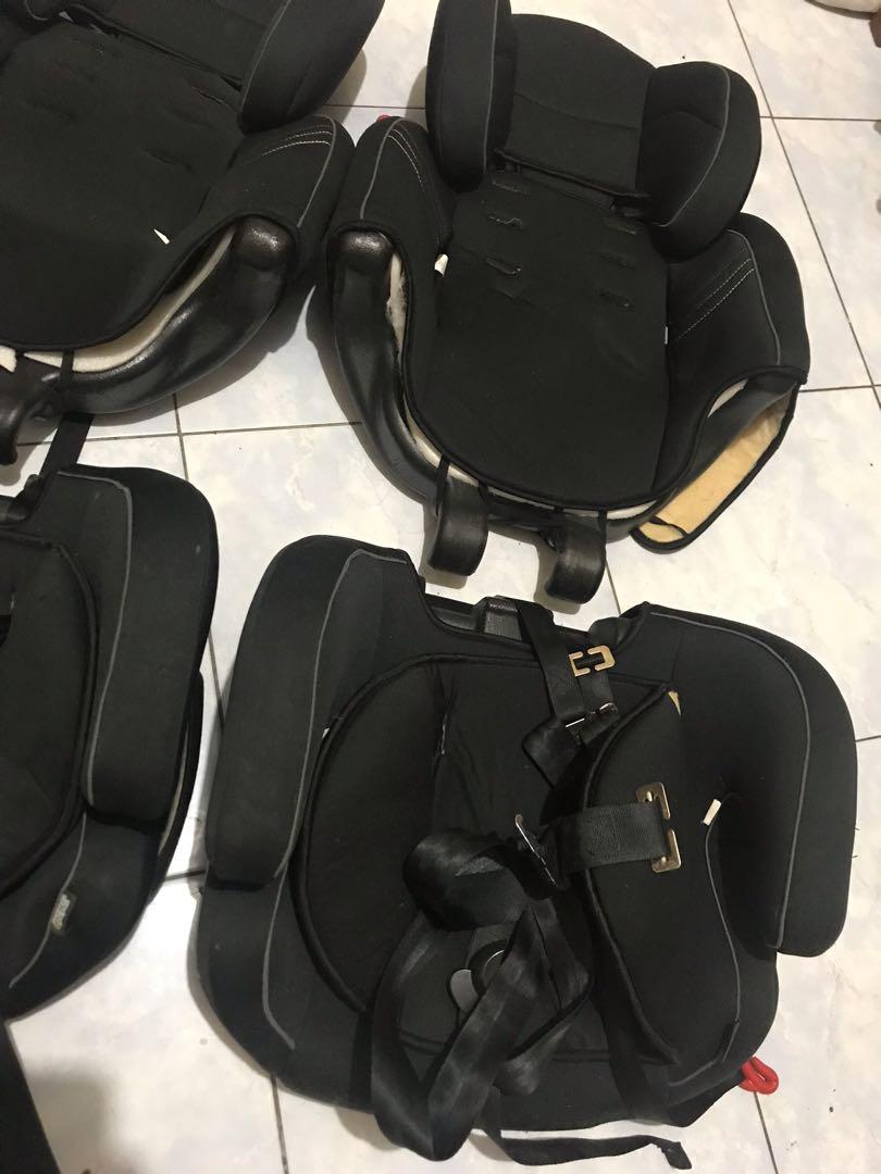 MAMAS & PAPAS car seat (Category: Car Seats) located in Manila. Submitted by mnl.authentics_closet (Listing ID 1131216773, Image 3). Description: ₱5000 each ₱9000 if both.