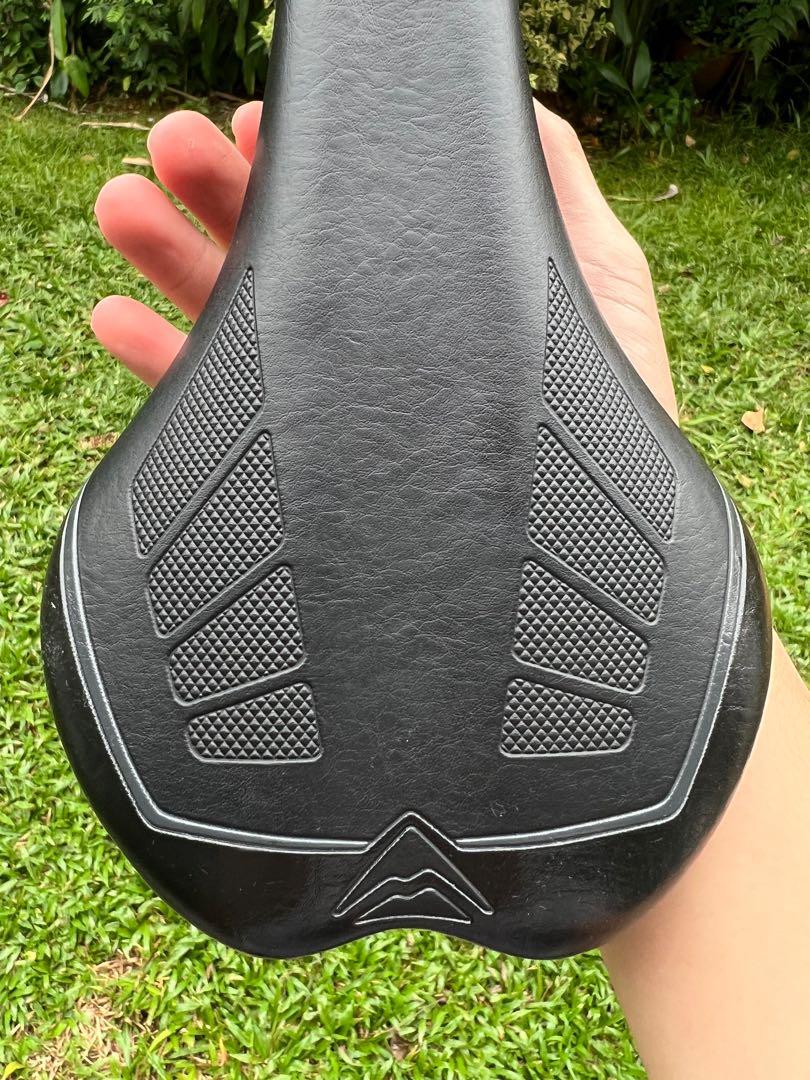 Merida road bike Saddle, Sports Equipment, Bicycles & Parts, Parts