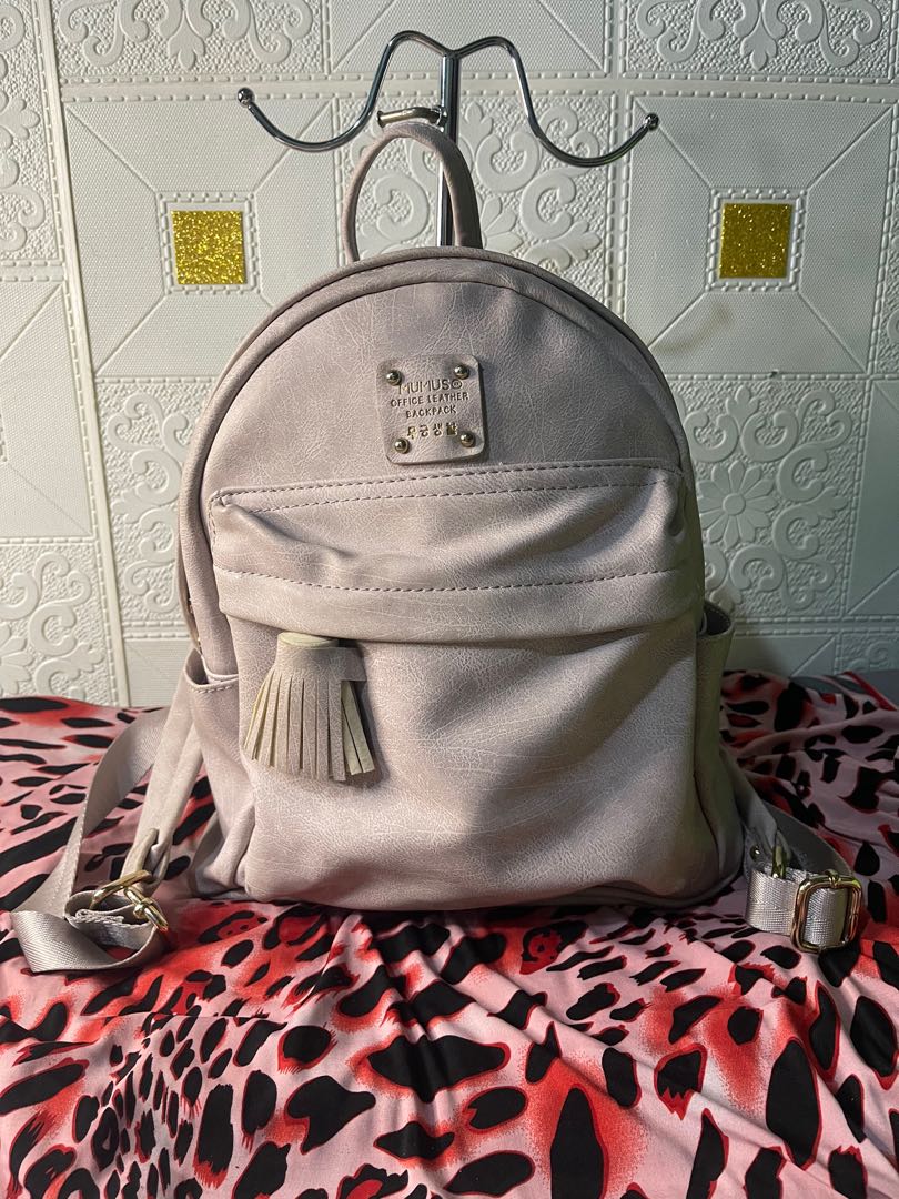 Mumuso leather backpack