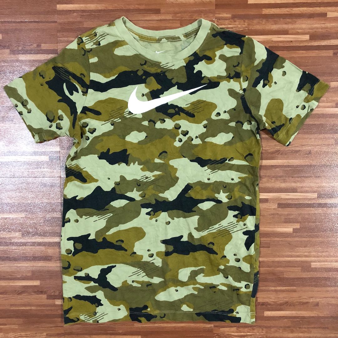 nike women's camouflage coats & jackets