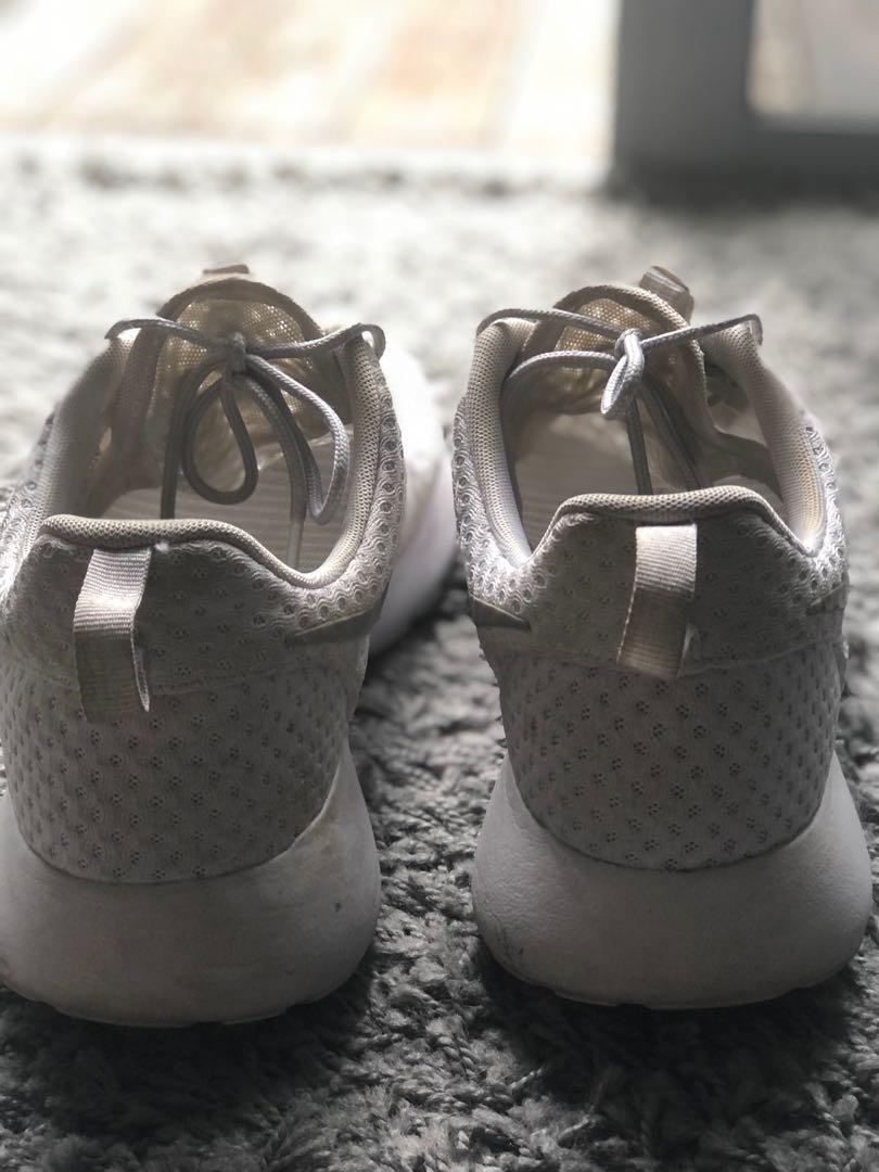 All white roshes mens on sale