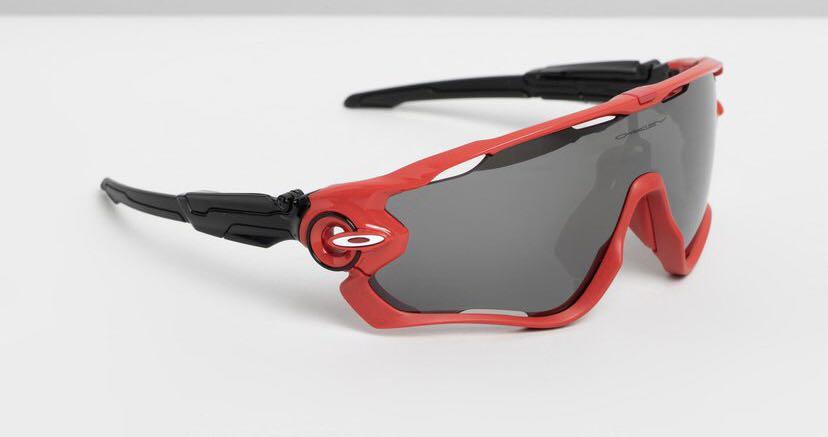 Oakley store jawbreaker red