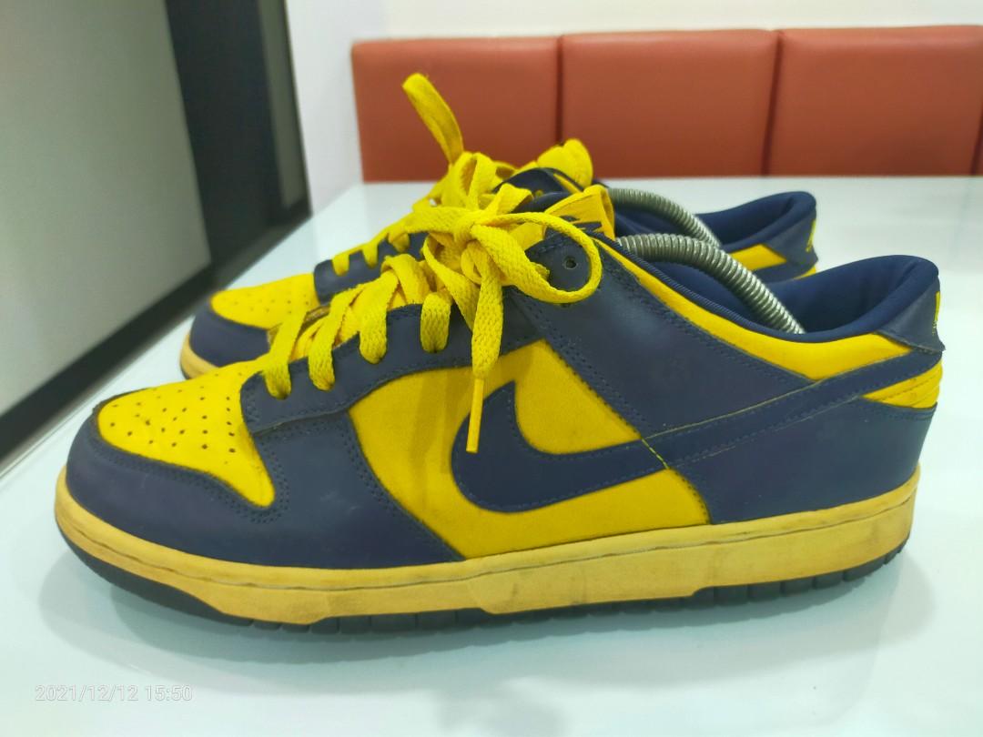 OG 2002 Nike Dunk Low Michigan, Men's Fashion, Footwear, Sneakers on  Carousell