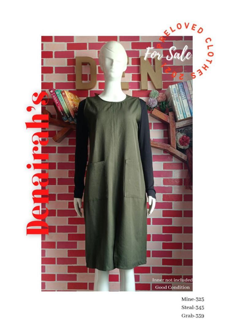 PRELOVED CLOTHES (Category: Dresses) located in Las Pinas. Submitted by odatuharon (Listing ID 1131029323, Image 1). Description: PRELOVED CLOTHES OF MY SISTER (Decluttering) MINE-STEAL-GRAB BASIS👗 ✅Mostly are branded and bought from mall. ✅Mostly are good as new, in good condition , and semi-good condition ✅Body Frame: Large Location: Las Piñas City Delivery/shipping fee is not included. Please read the details before purchasing. STRICTLY NO CA