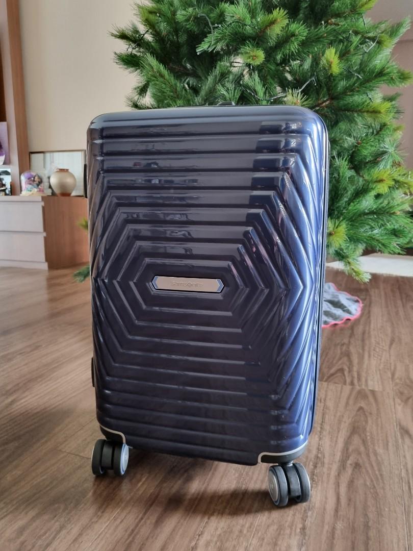 A samsonite astra 55cm hot sale luggage