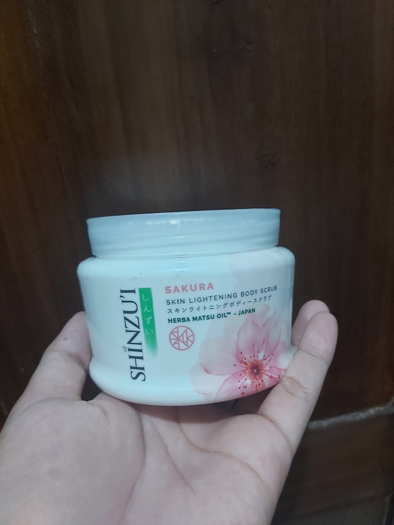 Shinzui Skin Lightening Body Scrub Sakura 200ml Kesehatan Kecantikan Kulit Sabun Tubuh Di Carousell
