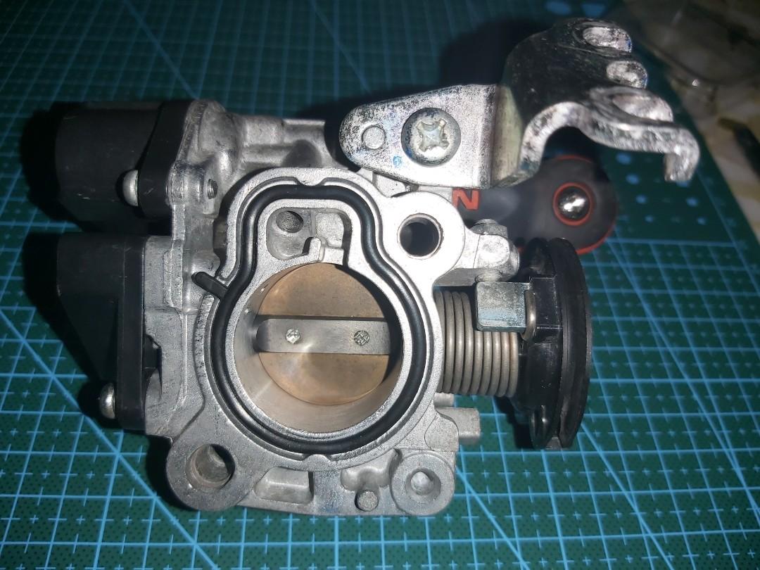 R15 v3 throttle store body