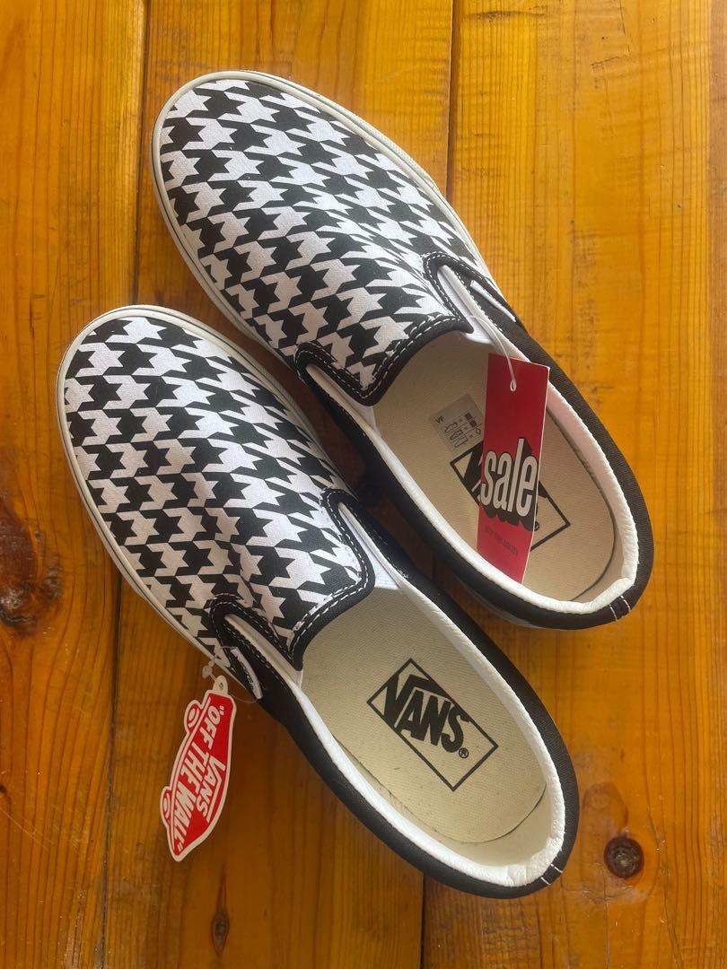 Vans slip on size UK 6 Women s Fashion Footwear Sneakers on