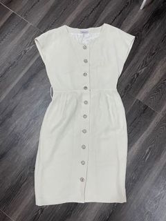 (Category: ) located in . Submitted by sywardrobe (Listing ID 1131058962, Image 1). Description: .