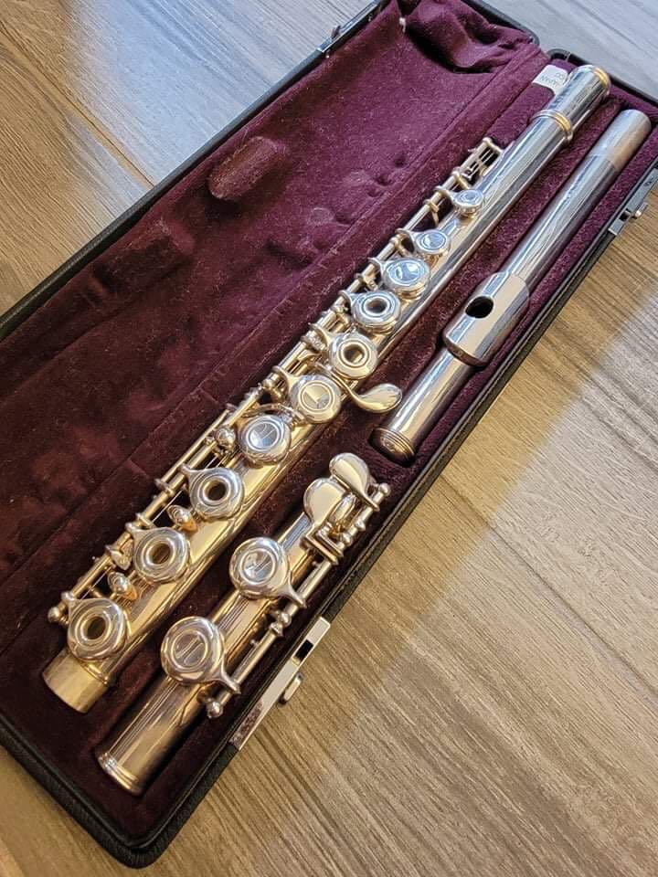 Yamaha Flute 471 Sterling Silver, Hobbies & Toys, Music & Media