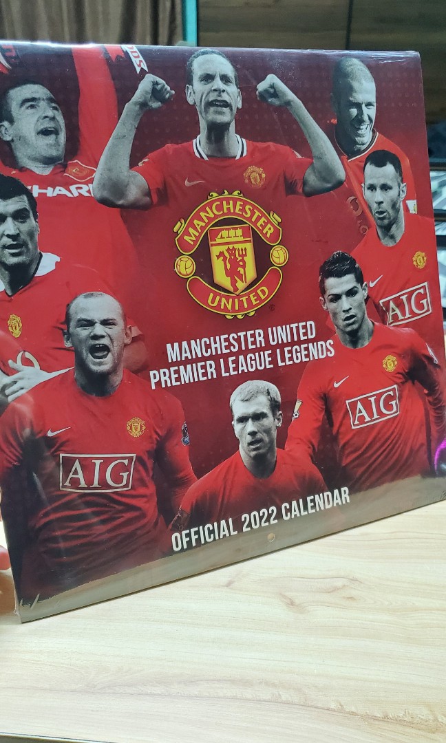 2022 Man Utd Official Calender, 運動產品, 運動與體育, 運動與體育 球拍和球類運動 Carousell