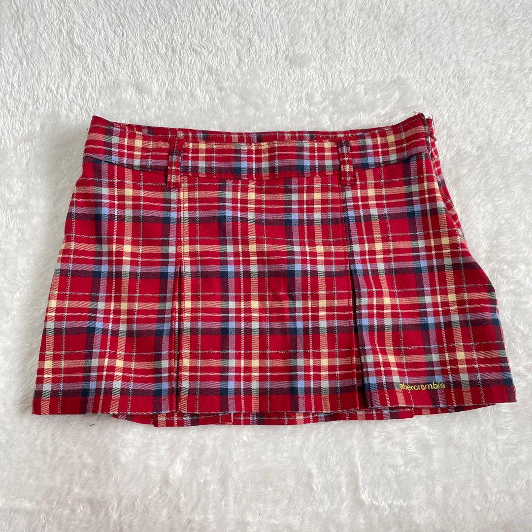 Abercrombie plaid skirt (Category: Skirts) located in Las Pinas. Submitted by alysalen (Listing ID 1131400568, Image 1). Description: Small - medium.