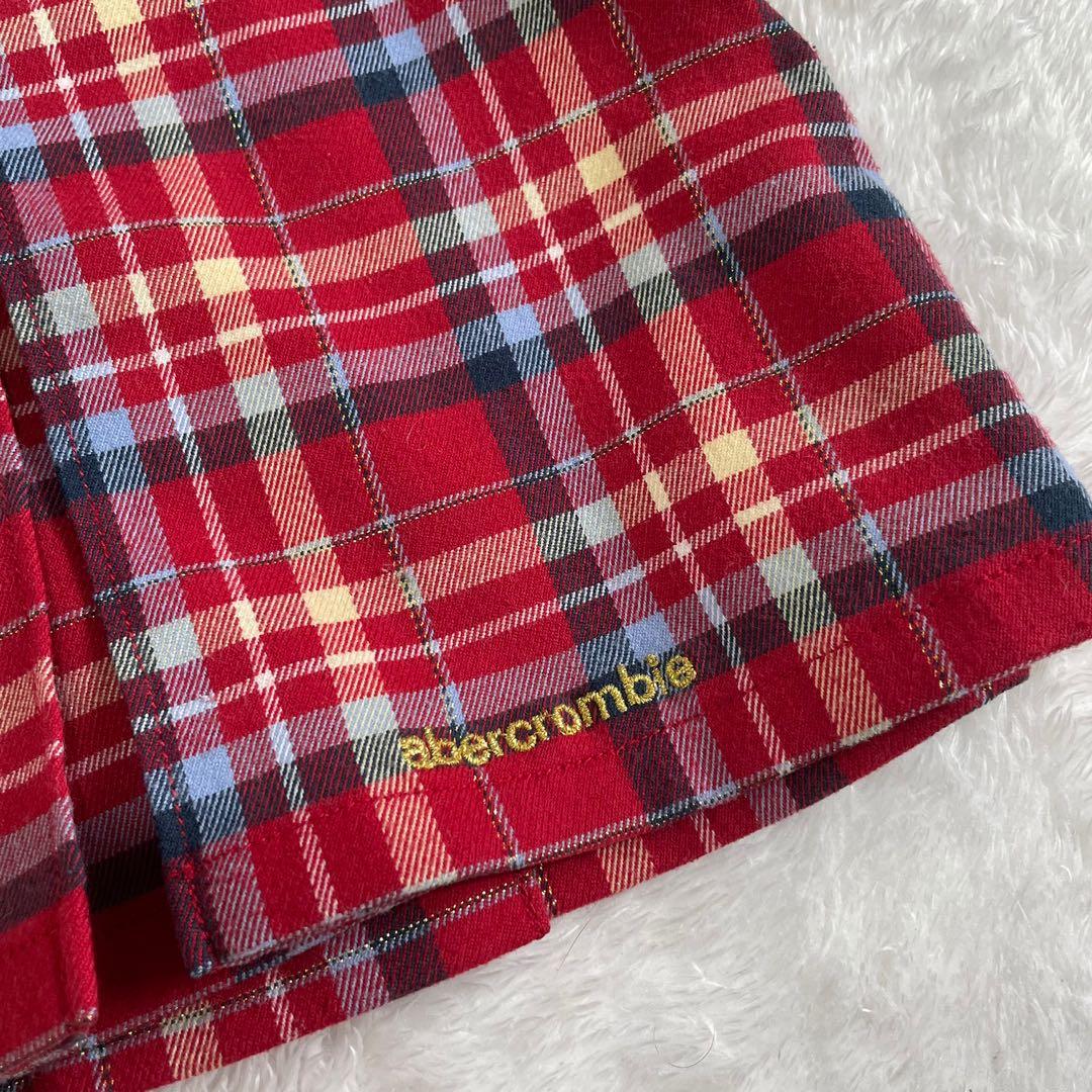 Abercrombie plaid skirt (Category: Skirts) located in Las Pinas. Submitted by alysalen (Listing ID 1131400568, Image 2). Description: Small - medium.