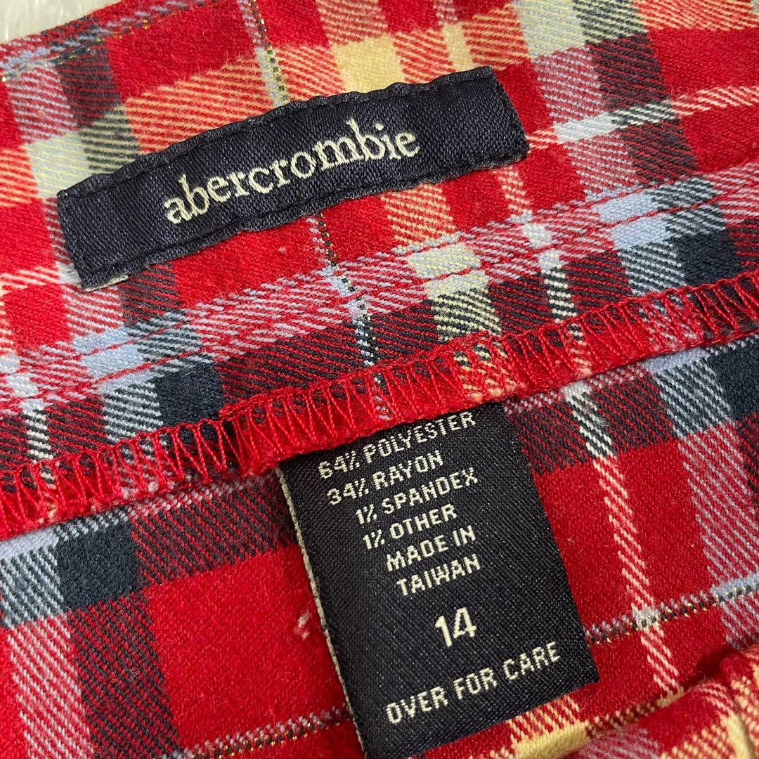 Abercrombie plaid skirt (Category: Skirts) located in Las Pinas. Submitted by alysalen (Listing ID 1131400568, Image 3). Description: Small - medium.